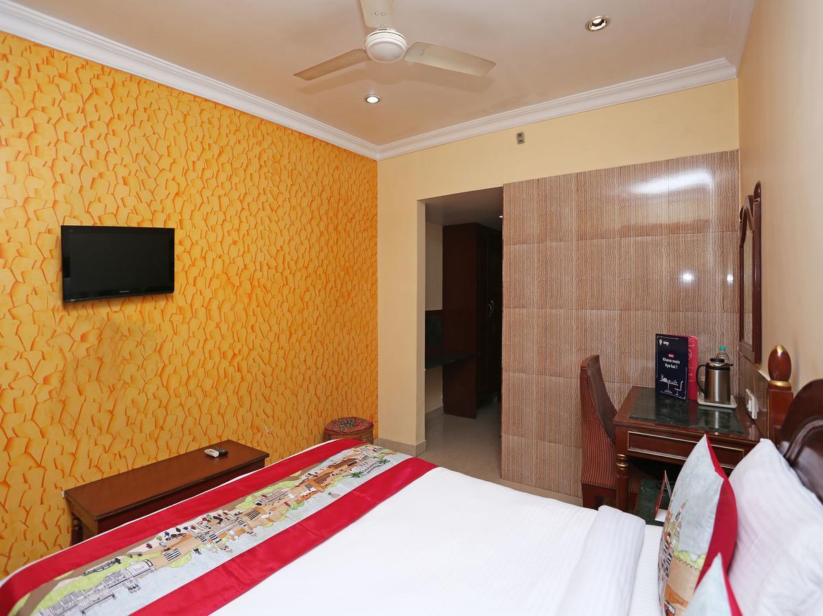 Oyo 7786 Hotel Monsoon Palace Guwahati Esterno foto