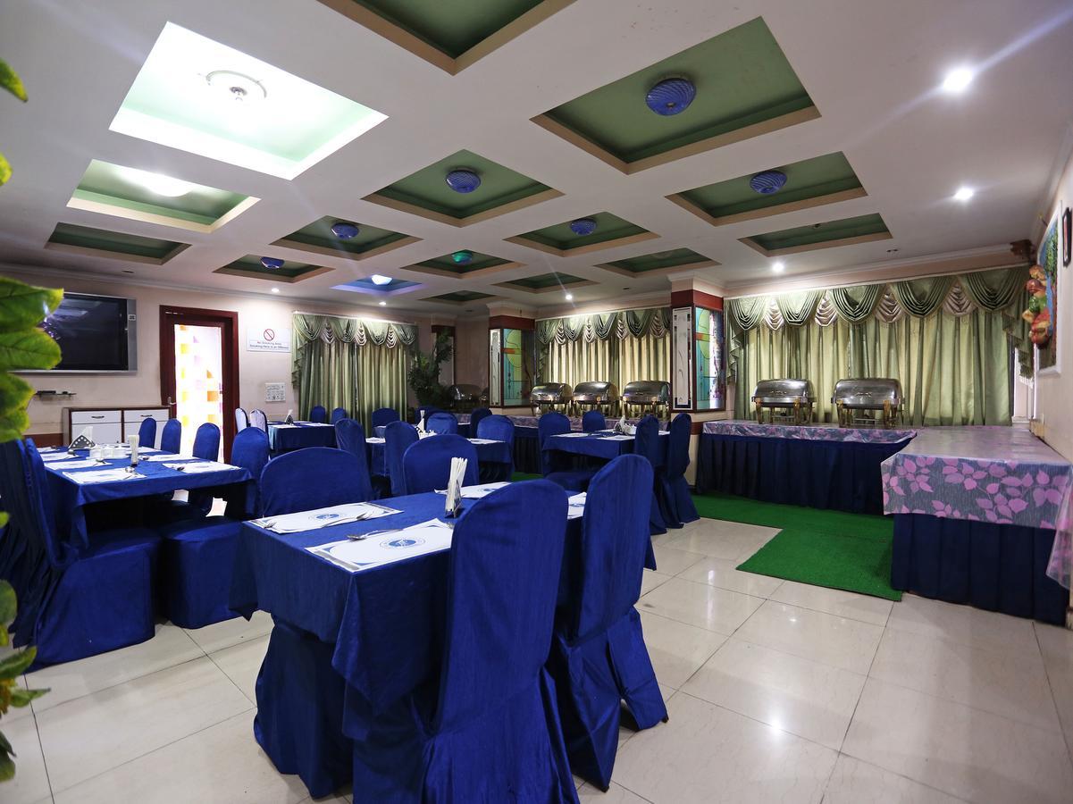 Oyo 7786 Hotel Monsoon Palace Guwahati Esterno foto